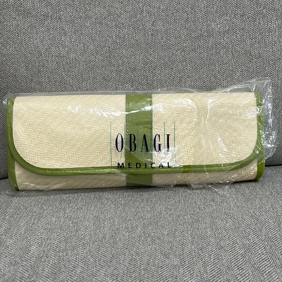 New Obagi straw clutch - Picture 1 of 7